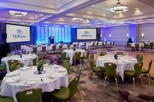 Hilton Oakland Airport Main image